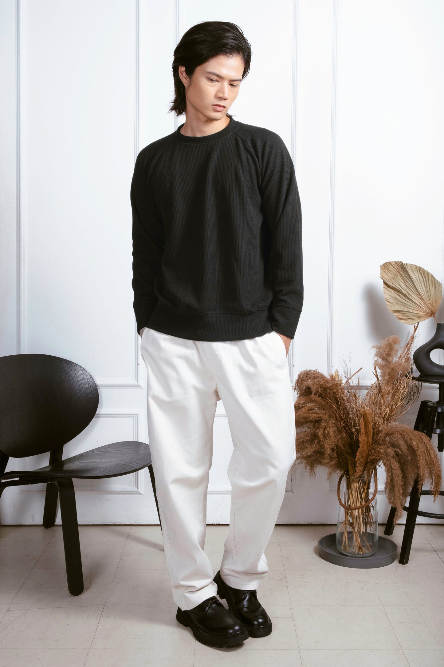 Tailored Fit Knitted Sweater - Black